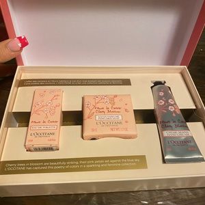 Fleur de cerisier L’occitane Discovery kit in Cherry Blossom. New in box!